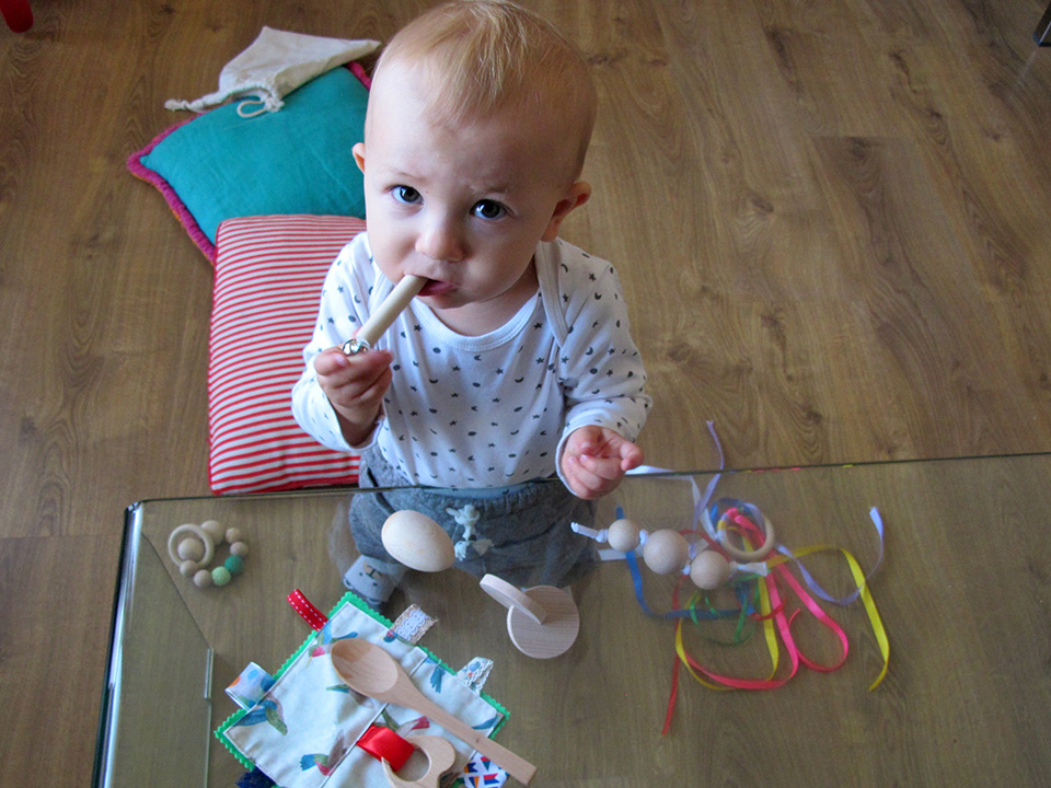 Juguetes Montessori para bebés MamáLuz